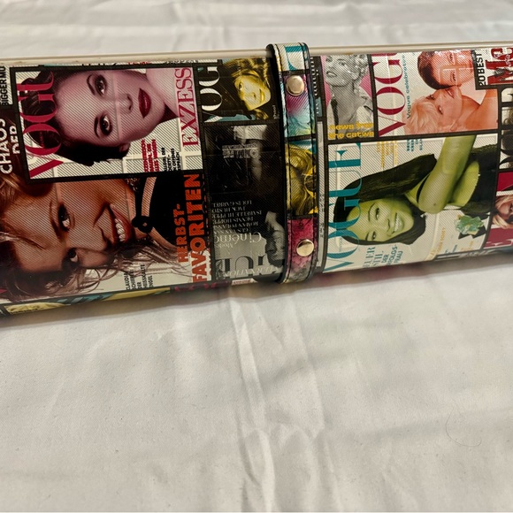 3AM Forever Celebrity Collage Clutch w/ Gold Chain Strap - Picture 3 of 5